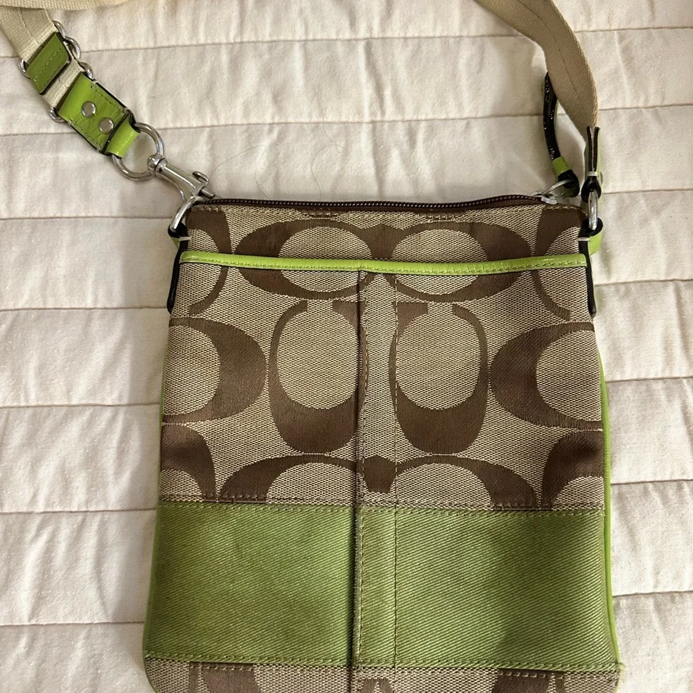 Coach Green and Pink Crossbody Bags Signature Collection - Picture 9 of 15